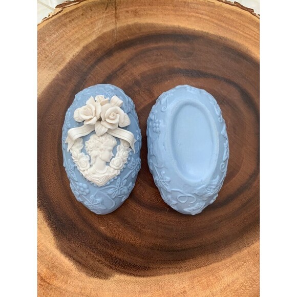 JTS International Jasperware Cameo Trinket Box Floral Embossed Ivy - Picture 3 of 9